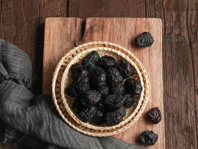 What Are the Benefits of Black Dates?