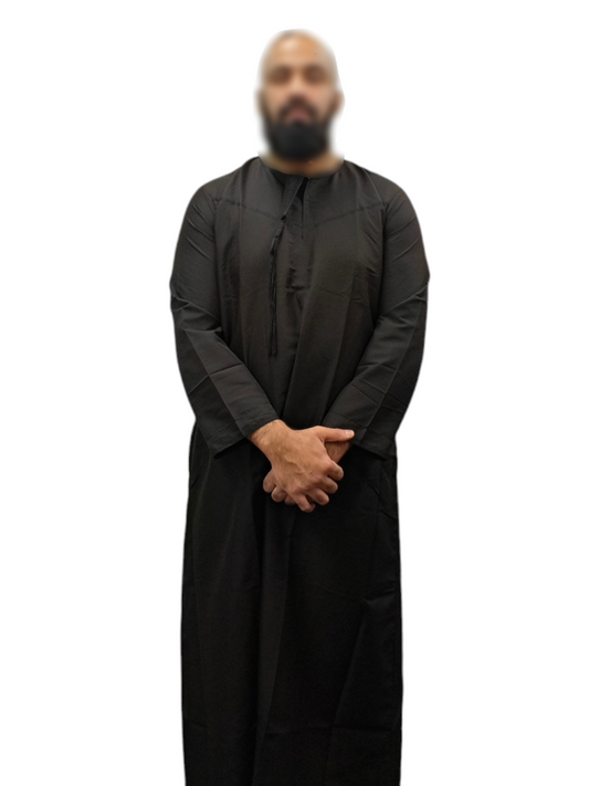 Black Thobe Daffah Emirati Style by Hikmah Boutique Australia. Featuring comfortable fabric, emirati style, this modest clothing is perfect for everyday wear.