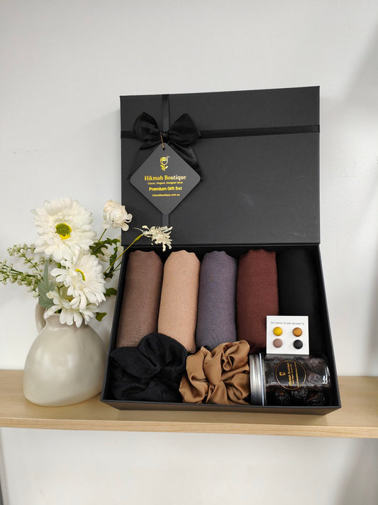 Discover the best Ramadan Eid hijab gift box ideas at Hikmah Boutique. Shop unique, special, and affordable hijab gift sets now!