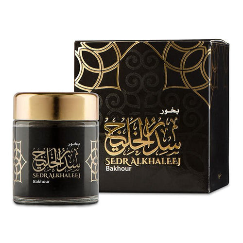 Immerse yourself in the opulent world of Khaleej fragrances with Bakhoor Incense Khaleej from Hikmah Boutique. Discover the perfect blend of zesty top notes and a warm sandalwood, cedarwood, and agarwood oud base. Elevate your senses with authentic Bakhoor, Bakhour, Oud, and incense at reasonable prices.