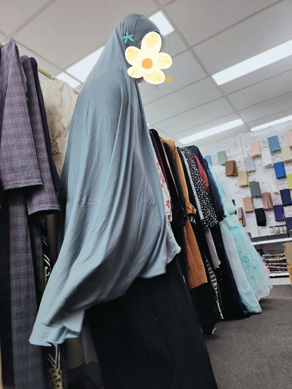 Experience elegance and comfort with our Bluish Grey Sleeveless Jilbab from Hikmah Boutique. Crafted from premium bamboo fabric, it's a sustainable and stylish choice for modern Muslim women. Order yours today!