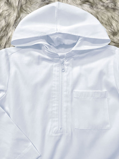 Keep your little one cozy and stylish with our white boys' thobe with hoodie. This Islamic attire is perfect for everyday wear or special occasions. Shop now!