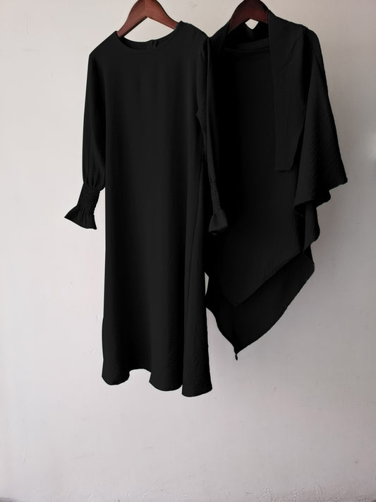 Looking to buy a black abaya khimar set for girls in Australia? Shop the full range at Hikmah Boutique – modest clothing made with love in Sydney.