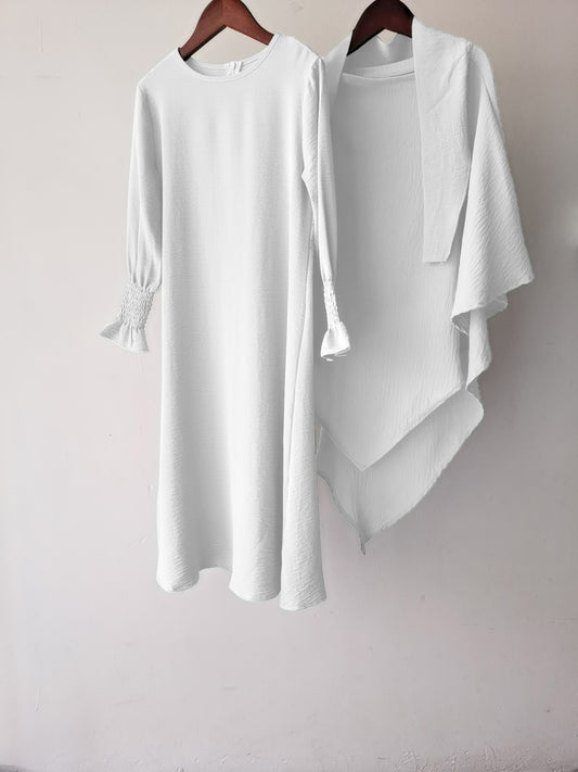 Girls Abaya with Khimar Set in White is a symbol of innocence and elegance. Designed with young girls in mind at Hikmah Boutique Australia.