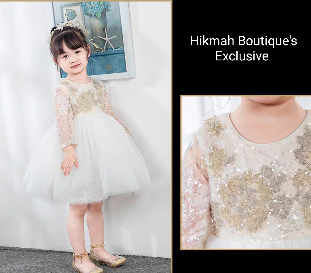 Introducing our enchanting Bowknot Girls Dress from Hikmah Boutique, the perfect blend of elegance and charm. This delightful dress is meticulously crafted to make your little princess feel like the belle of the ball on any occasion. Whether it's a wedding, party, or special event, this dress is sure to leave an impression.