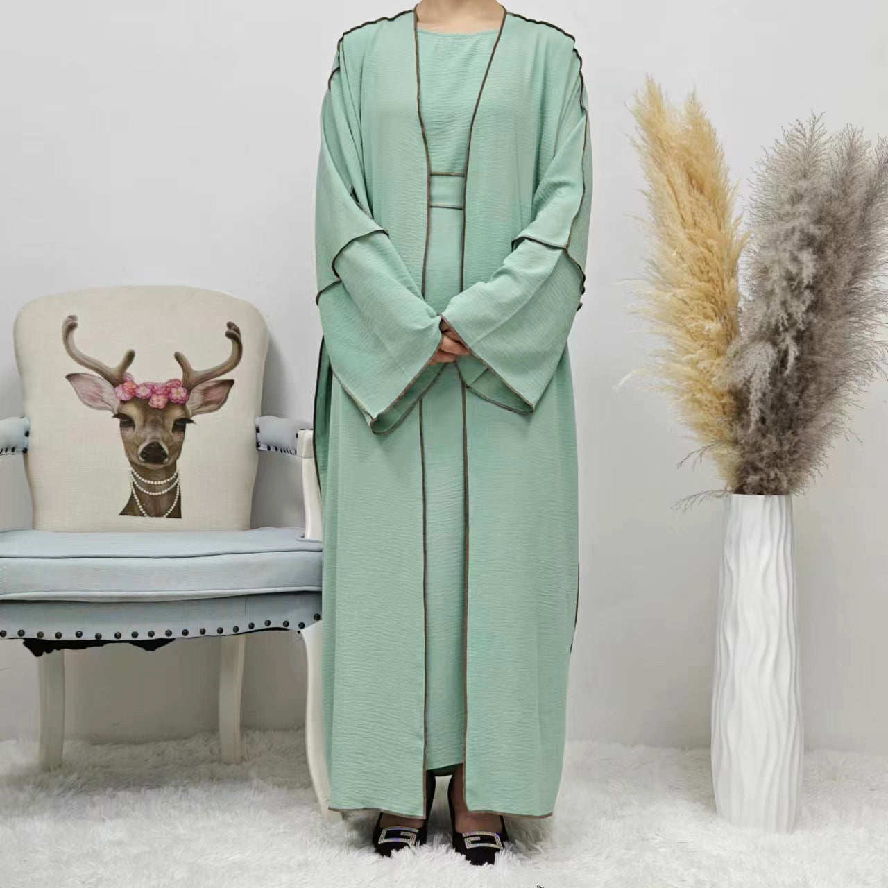 Channel modest elegance with our Summer Abaya 2-Piece Set in Dusty Green, perfect for hot and humid weather. Exclusively available at Hikmah Boutique Australia.