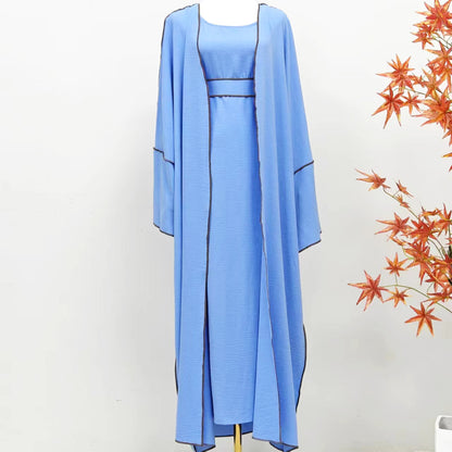 Brighten up your modest summer look with the Summer Abaya 2-Piece Set in Sky Blue. This charming set is a must-have for every modest clothing wardrobe at Hikmah Boutique.