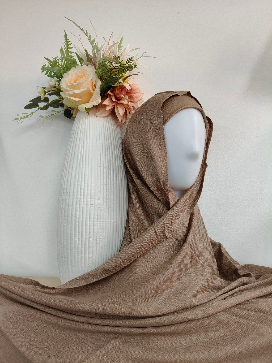 Shop hijab sets online from the comfort of your home. Our easy-to-navigate online store offers a wide selection of hijab sets, ensuring you find exactly what you're looking for with just a few clicks.