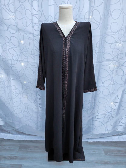 Explore the allure of our Black Burqa Abaya. Merging modern style with modesty, this exquisite piece from Hikmah Boutique emanates sophistication for every occasion. Discover the perfect blend now!
