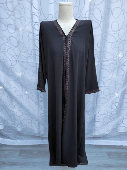 Explore the allure of our Black Burqa Abaya. Merging modern style with modesty, this exquisite piece from Hikmah Boutique emanates sophistication for every occasion. Discover the perfect blend now!
