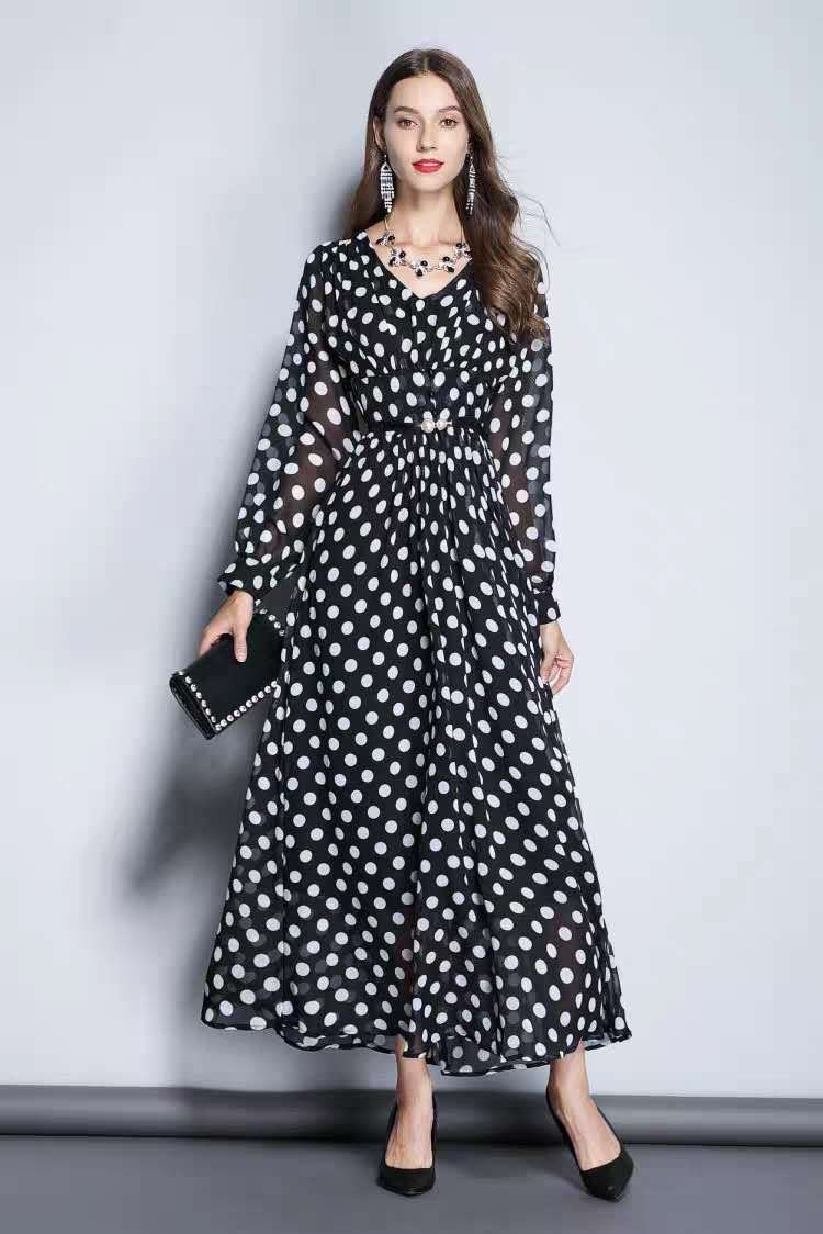 Fitted polka dot store dress