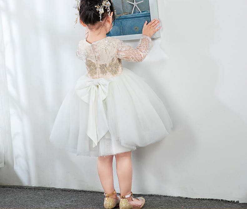 Introducing our enchanting Bowknot Girls Dress from Hikmah Boutique, the perfect blend of elegance and charm. This delightful dress is meticulously crafted to make your little princess feel like the belle of the ball on any occasion. Whether it's a wedding, party, or special event, this dress is sure to leave an impression.